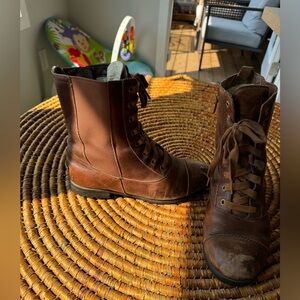 UGG brown Sherpa inner size 8 ankle boots…